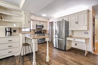 2970 S 104th St, West Allis, WI 53227 - Photo 6