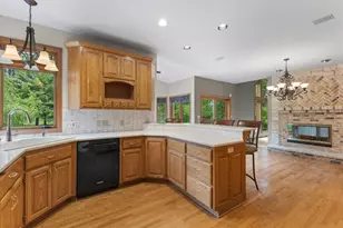 W275N1891 Cabin Creek Ct, Pewaukee, WI 53072 - Photo 12
