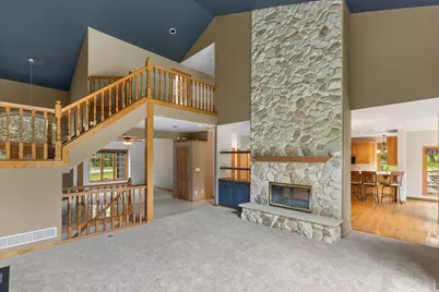 W275N1891  Cabin Creek Ct, Pewaukee, WI 53072 - Photo 8