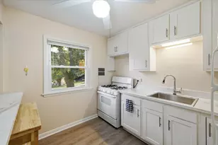 1319 E Randolph Ct, Milwaukee, WI 53212 - Photo 6