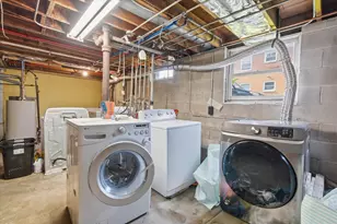1319 E Randolph Ct, Milwaukee, WI 53212 - Photo 18