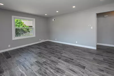 7920 W Puetz Rd, Franklin, WI 53132 - Photo 8