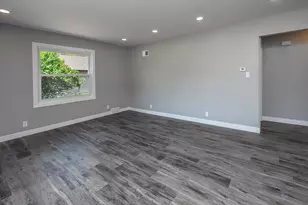 7920 W Puetz Rd, Franklin, WI 53132 - Photo 8