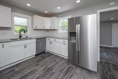 7920 W Puetz Rd, Franklin, WI 53132 - Photo 14