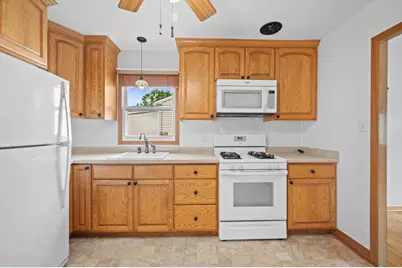 6517 W Lakefield Dr, Milwaukee, WI 53219 - Photo 30
