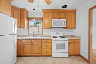 6517 W Lakefield Dr, Milwaukee, WI 53219 - Photo 30