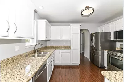 N88W18115  Duke St, Menomonee Falls, WI 53051 - Photo 10
