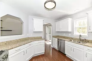 N88W18115 Duke St, Menomonee Falls, WI 53051 - Photo 14