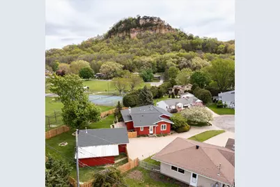 1102  Nancy Ct, La Crosse, WI 54601 - Photo 2