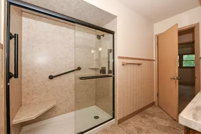 1631 W Bottsford Ave, Milwaukee, WI 53221 - Photo 16