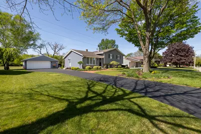 N67W23865  Linda Dr, Sussex, WI 53089 - Photo 2