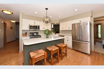 W171N4991  Greenview Ave, Menomonee Falls, WI 53051 - Photo 16