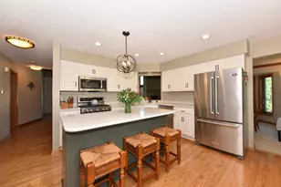 W171N4991 Greenview Ave, Menomonee Falls, WI 53051 - Photo 16