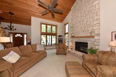 W171N4991  Greenview Ave, Menomonee Falls, WI 53051 - Photo 8