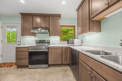 1401 S Westbrooke Pkwy, New Berlin, WI 53146 - Photo 8