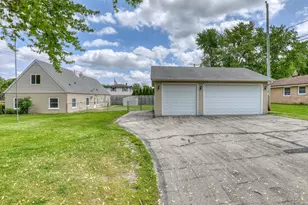 4325 W Grange Ave, Greenfield, WI 53220 - Photo 2