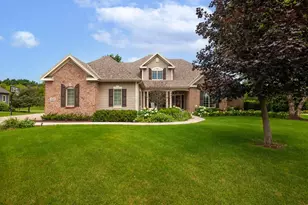 1240 4 Winds Wy, Hartland, WI 53029 - Photo 2