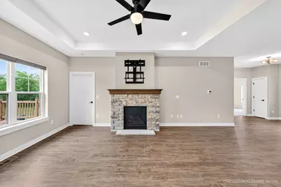 9827 W Dakota St, West Allis, WI 53227 - Photo 4