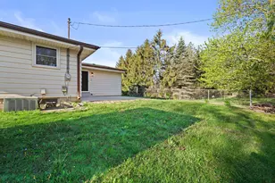 726 Royal Park Rd, Racine, WI 53402 - Photo 28