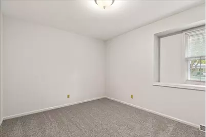 W71N980  Harrison Ave, Cedarburg, WI 53012 - Photo 32