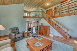 N2W31920 Twin Oaks Dr, Delafield, WI 53018 - Photo 6