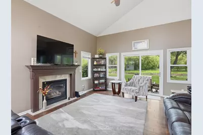 2247  Patrick Ln, Waukesha, WI 53188 - Photo 4