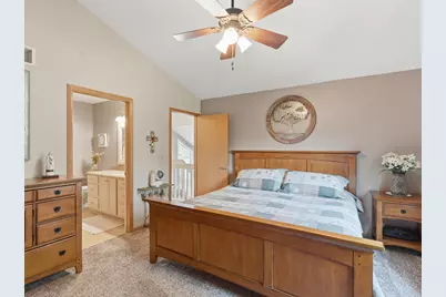 2247  Patrick Ln, Waukesha, WI 53188 - Photo 18