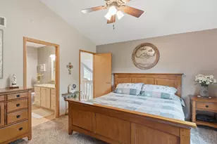 2247 Patrick Ln, Waukesha, WI 53188 - Photo 18
