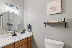 1600 Larkspur Ln, West Bend, WI 53090 - Photo 16