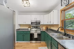 1600 Larkspur Ln, West Bend, WI 53090 - Photo 10