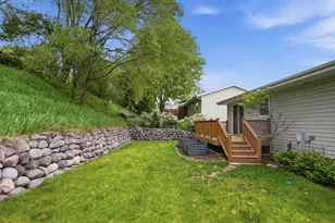 1600 Larkspur Ln, West Bend, WI 53090 - Photo 36