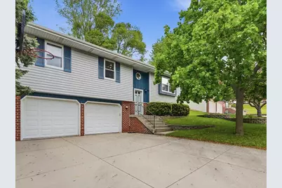 1600  Larkspur Ln, West Bend, WI 53090 - Photo 1