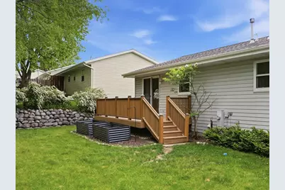 1600  Larkspur Ln, West Bend, WI 53090 - Photo 34