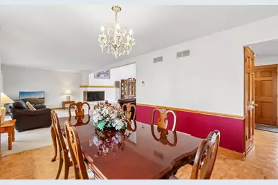 2385  Buckingham Pl, Brookfield, WI 53045 - Photo 12