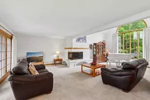 2385 Buckingham Pl, Brookfield, WI 53045 - Photo 8