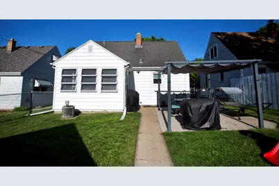 2561 S 70th St, Milwaukee, WI 53219 - Photo 16