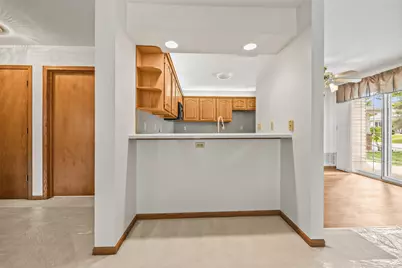 6906  Dale Dr #21, Racine, WI 53402 - Photo 12