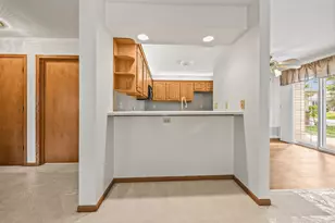 6906 Dale Dr, Racine, WI 53402 - Photo 12