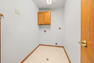 6906 Dale Dr, Racine, WI 53402 - Photo 18