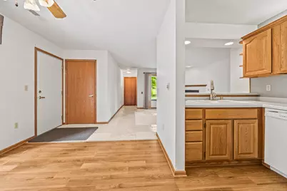 6906  Dale Dr #21, Racine, WI 53402 - Photo 10