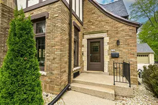 4709 N Cramer St, Whitefish Bay, WI 53211 - Photo 2