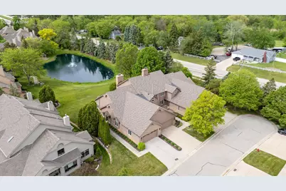 7519 W Mallory Way, Franklin, WI 53132 - Photo 2