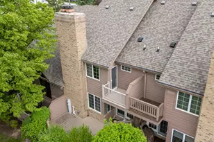 7519 W Mallory Way, Franklin, WI 53132 - Photo 8