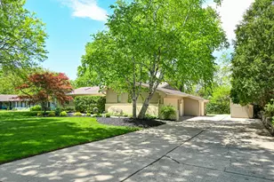 1085 Longwood Ave, Elm Grove, WI 53122 - Photo 2