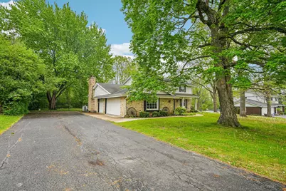 14745  Timberidge Trl, Brookfield, WI 53005 - Photo 4