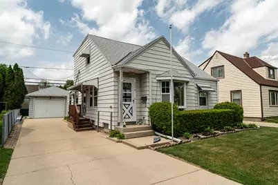 1479 S 93rd St, West Allis, WI 53214 - Photo 2