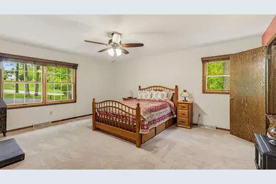 1820  Candlewood Ln, Richfield, WI 53076 - Photo 14