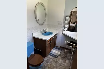 2424 W Mark Dr, Sheboygan, WI 53083 - Photo 16