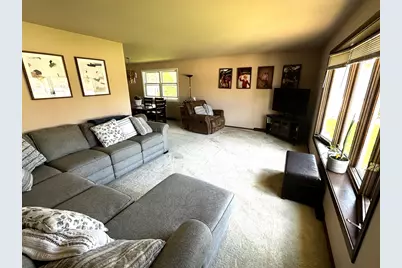 2424 W Mark Dr, Sheboygan, WI 53083 - Photo 2