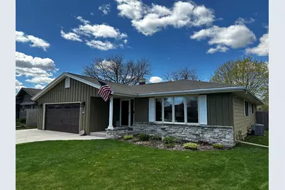 2424 W Mark Dr, Sheboygan, WI 53083 - Photo 1